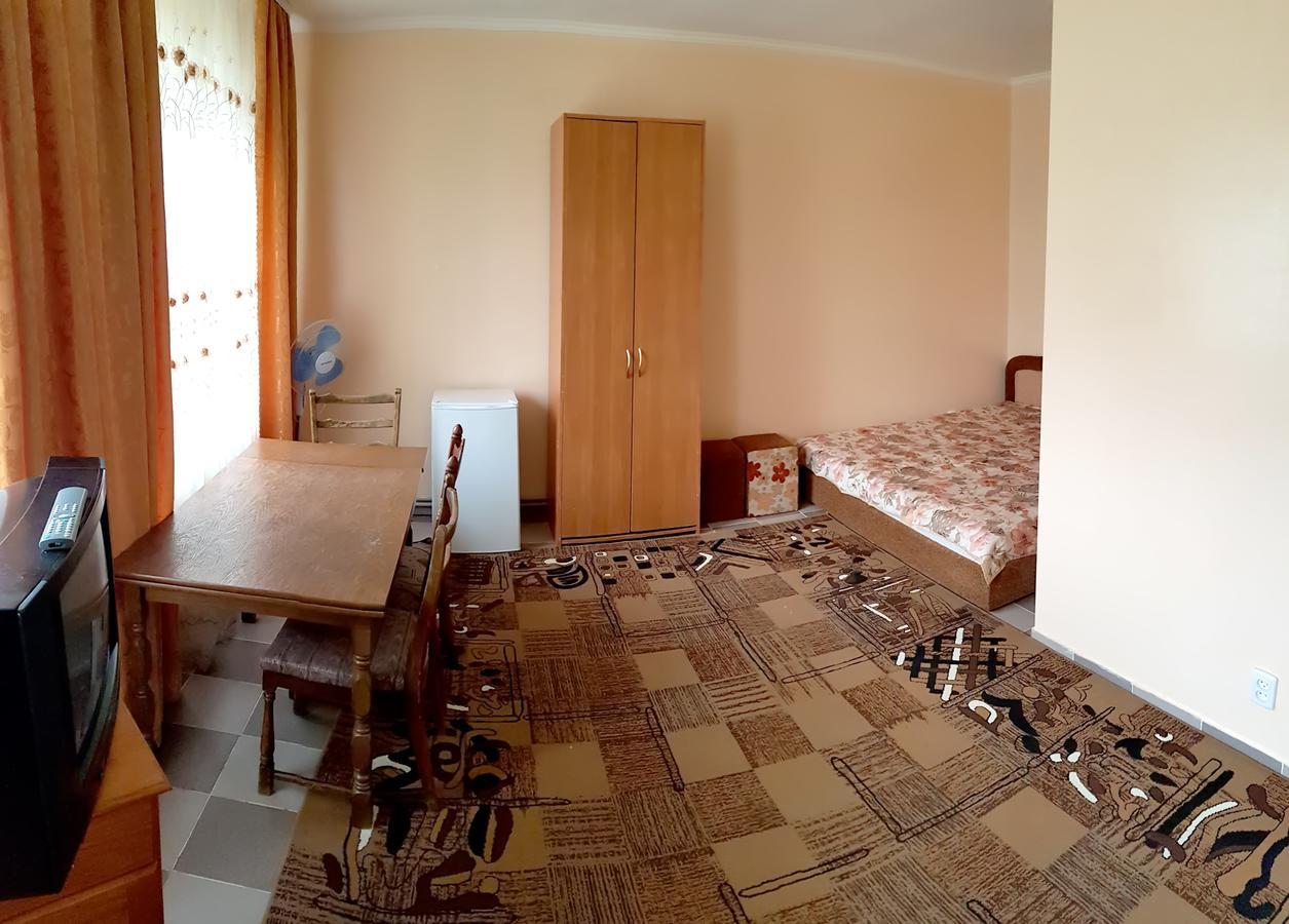 Перлина Дністра Hotell Rudkovtsy Exteriör bild